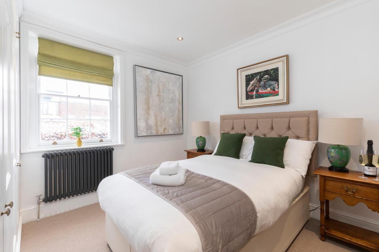 Beautiful 4 Bedroom Home Cheltenham Esterno foto