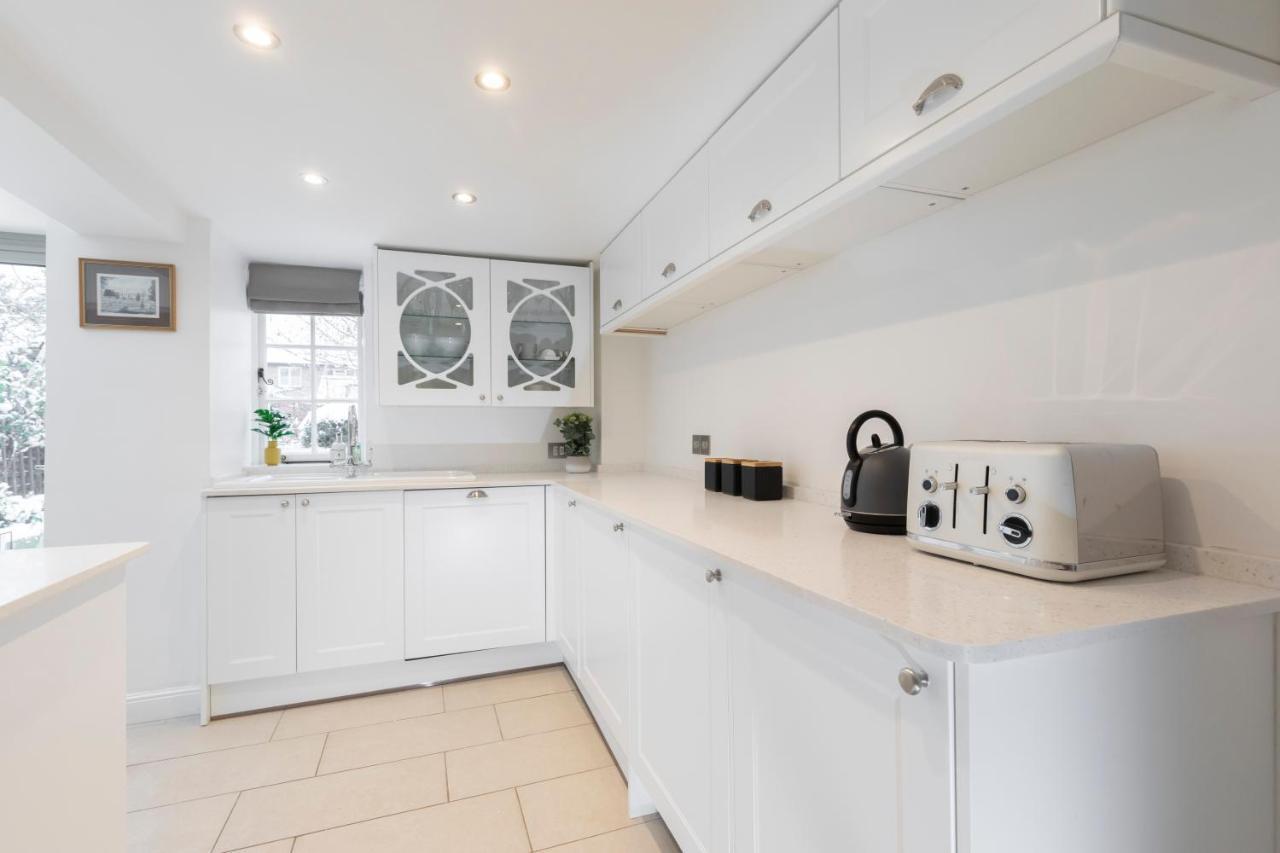 Beautiful 4 Bedroom Home Cheltenham Esterno foto