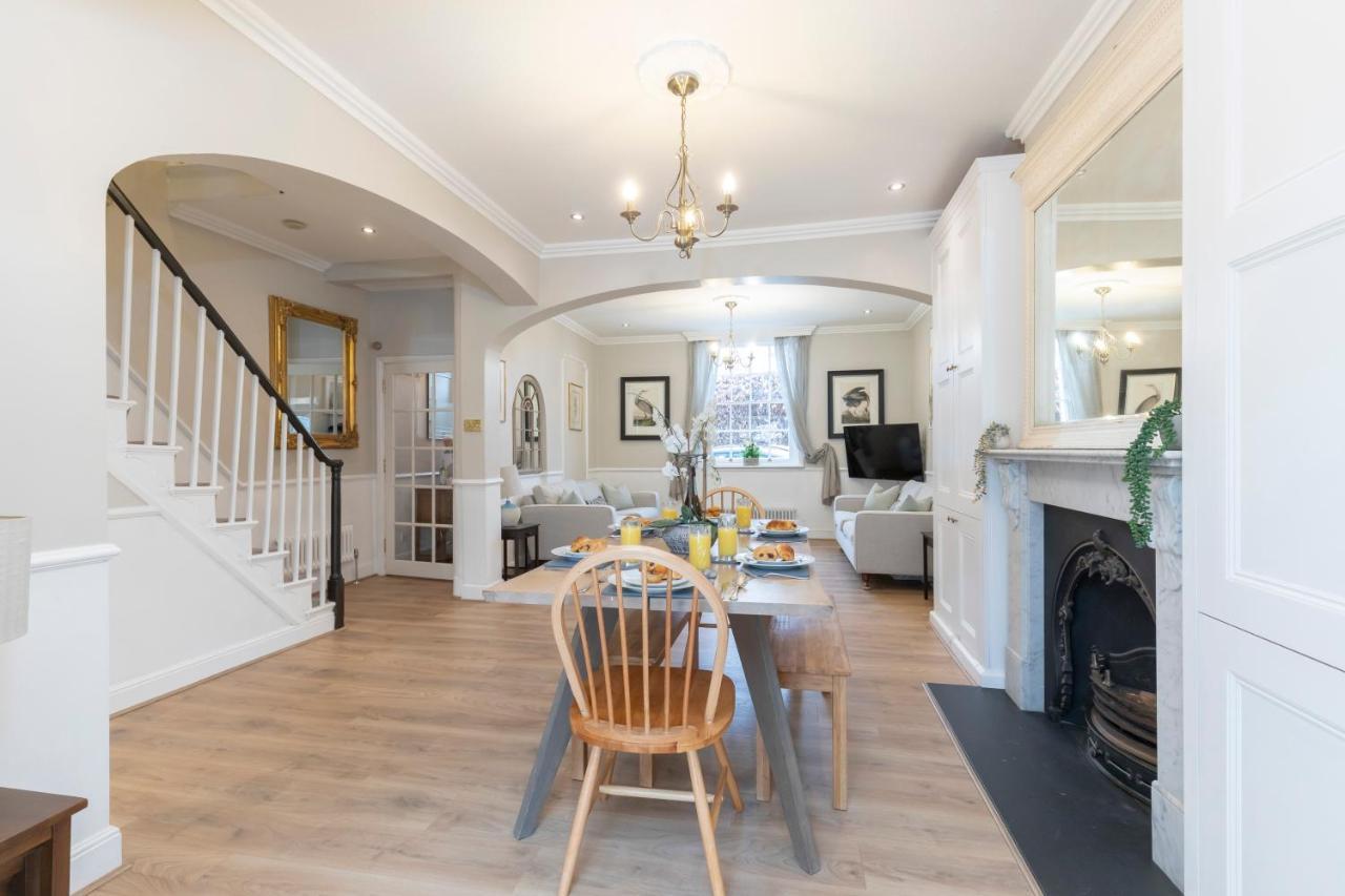 Beautiful 4 Bedroom Home Cheltenham Esterno foto