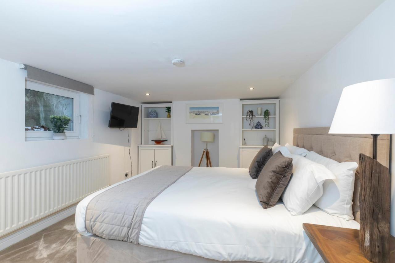 Beautiful 4 Bedroom Home Cheltenham Esterno foto