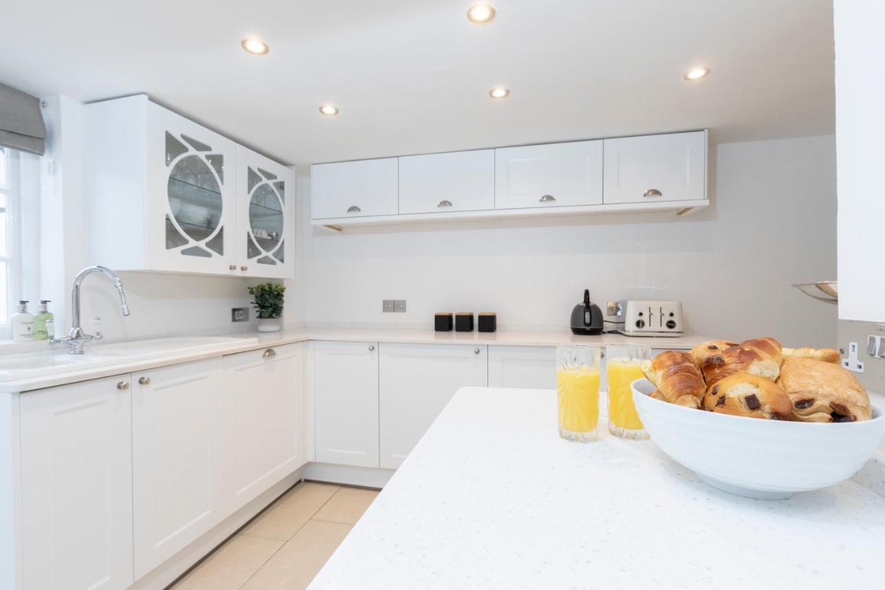 Beautiful 4 Bedroom Home Cheltenham Esterno foto
