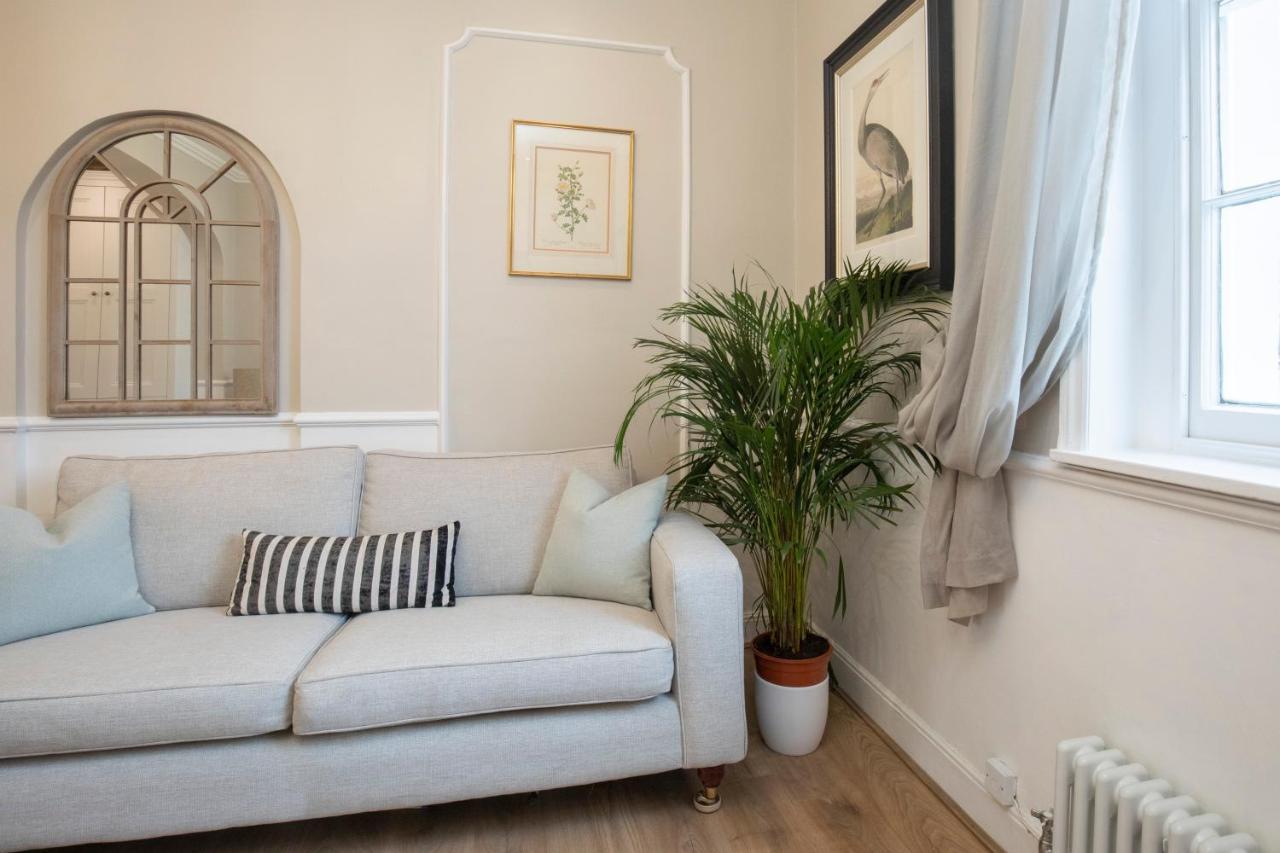 Beautiful 4 Bedroom Home Cheltenham Esterno foto