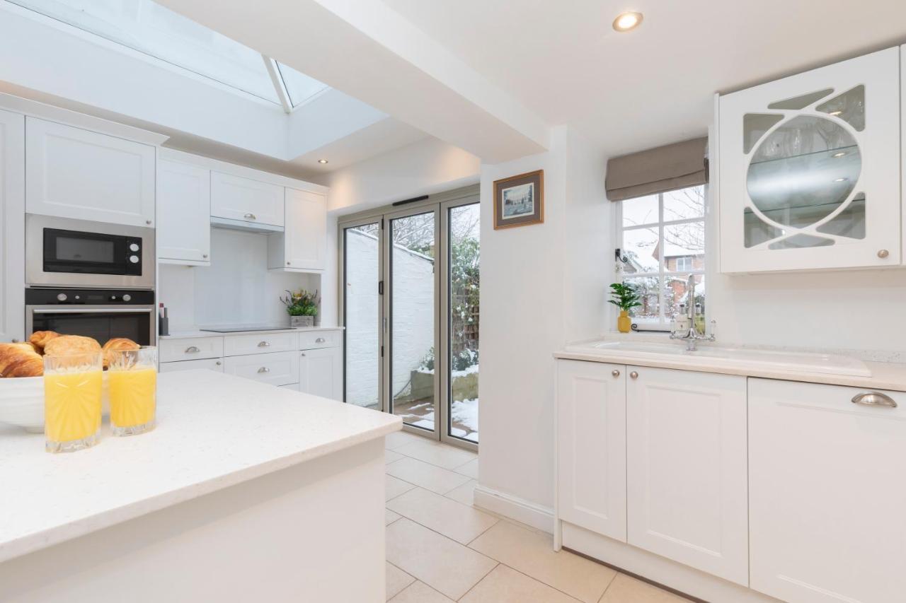 Beautiful 4 Bedroom Home Cheltenham Esterno foto