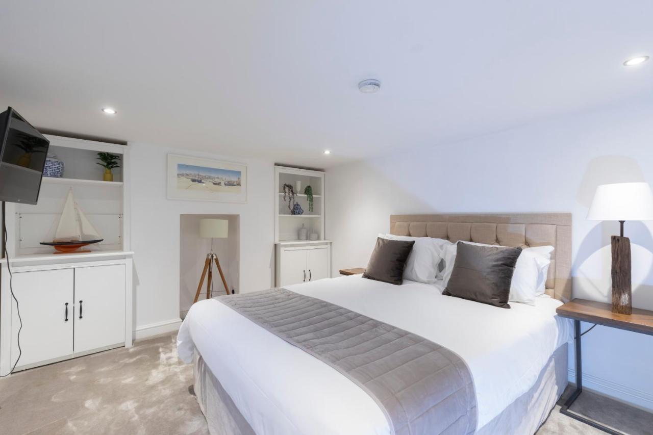 Beautiful 4 Bedroom Home Cheltenham Esterno foto