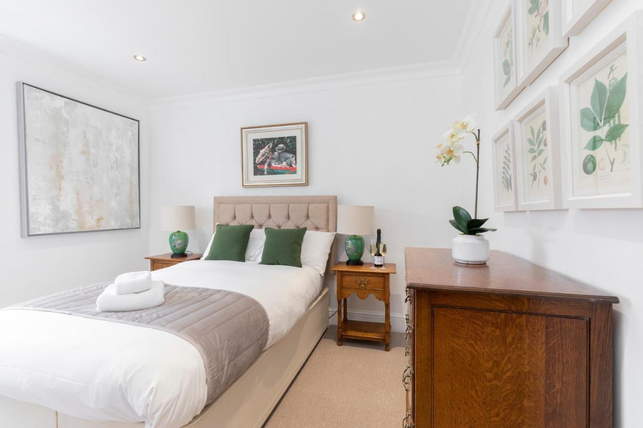 Beautiful 4 Bedroom Home Cheltenham Esterno foto