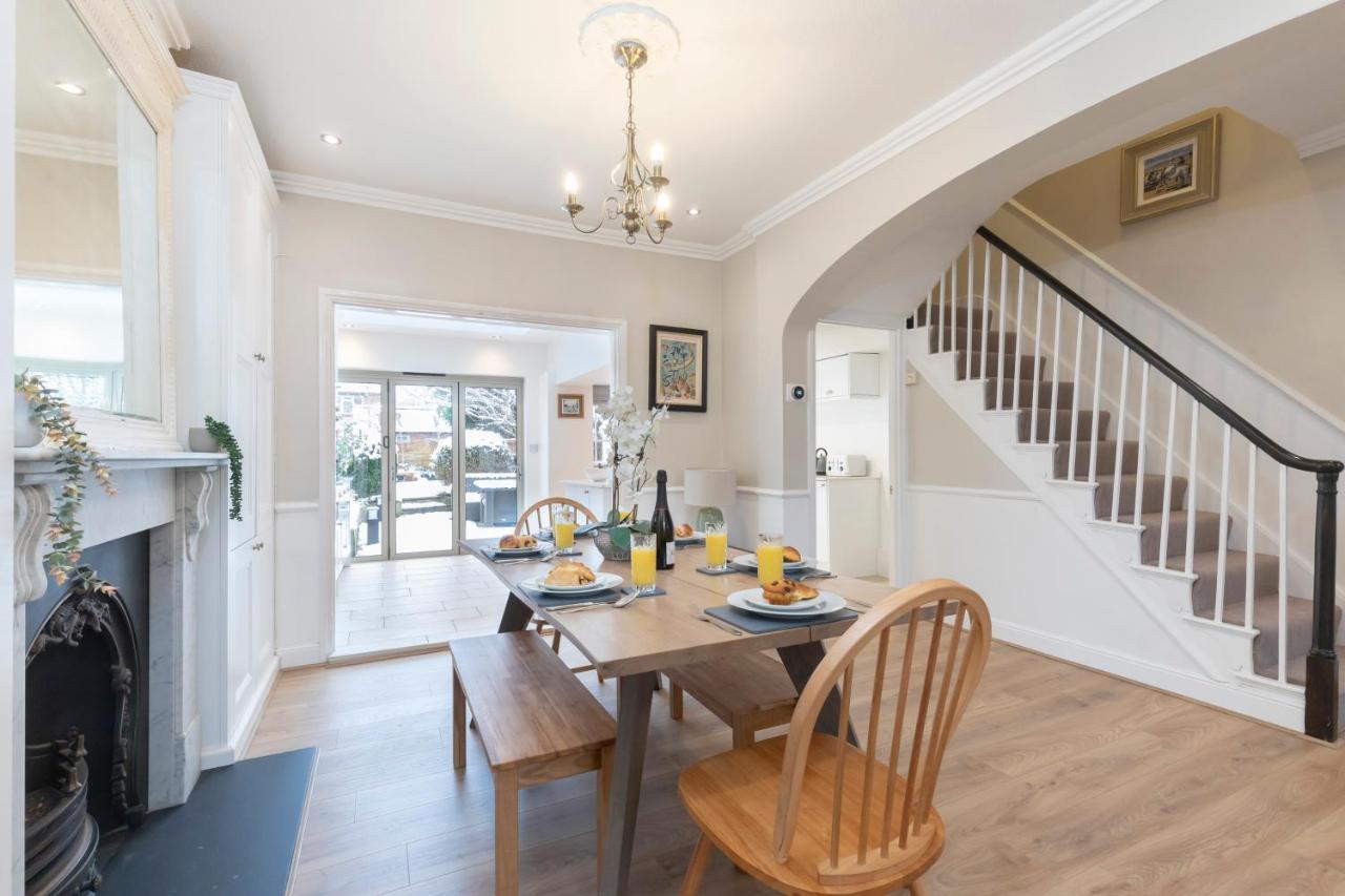 Beautiful 4 Bedroom Home Cheltenham Esterno foto