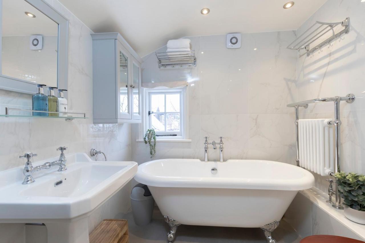 Beautiful 4 Bedroom Home Cheltenham Esterno foto