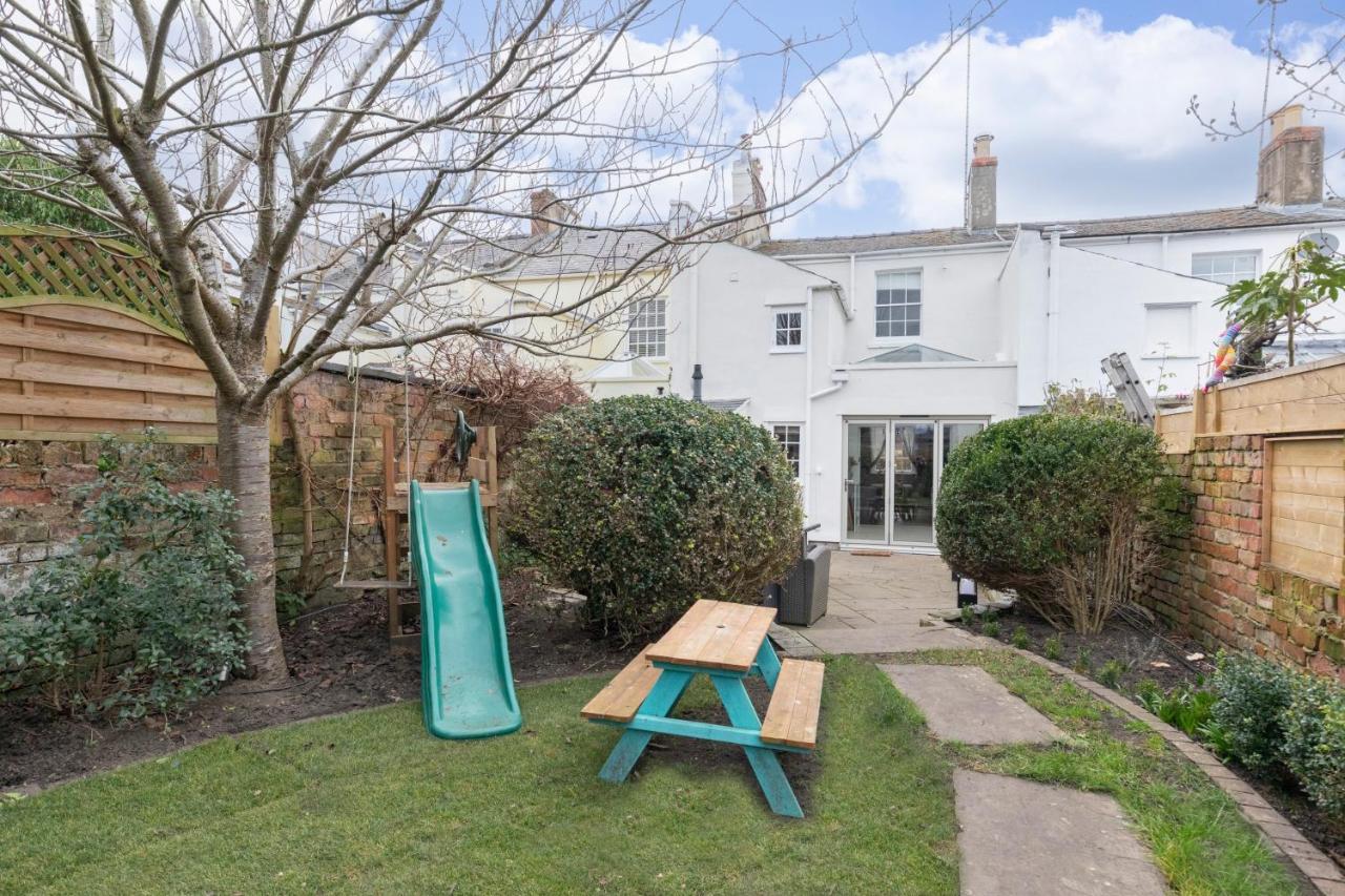 Beautiful 4 Bedroom Home Cheltenham Esterno foto