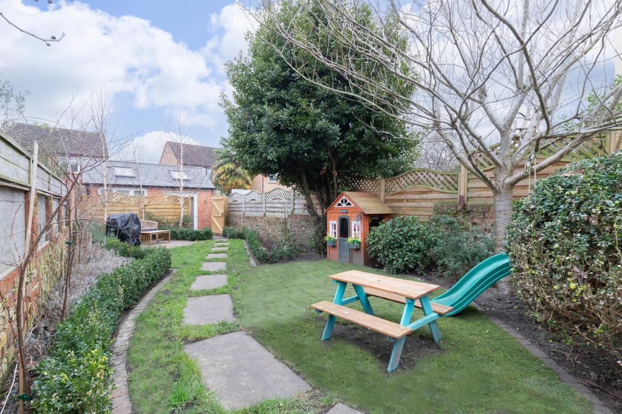 Beautiful 4 Bedroom Home Cheltenham Esterno foto